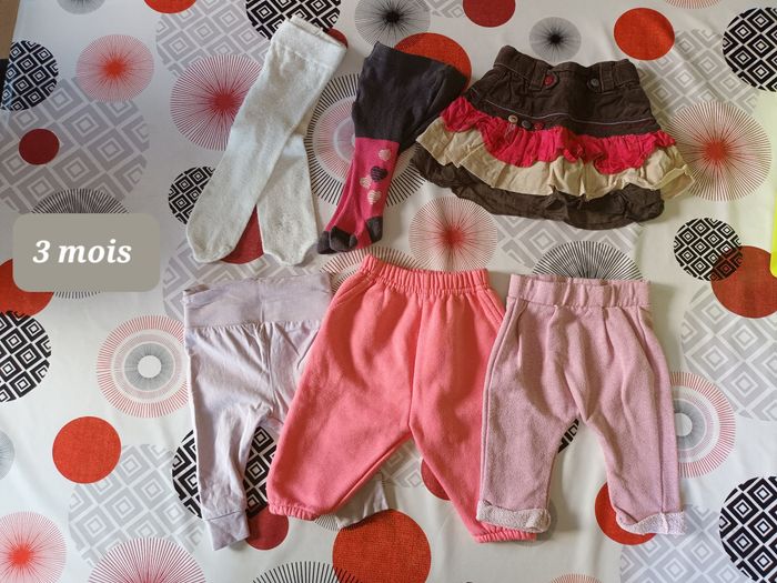 Lot 6 bas pantalons Taille 3 mois 👧