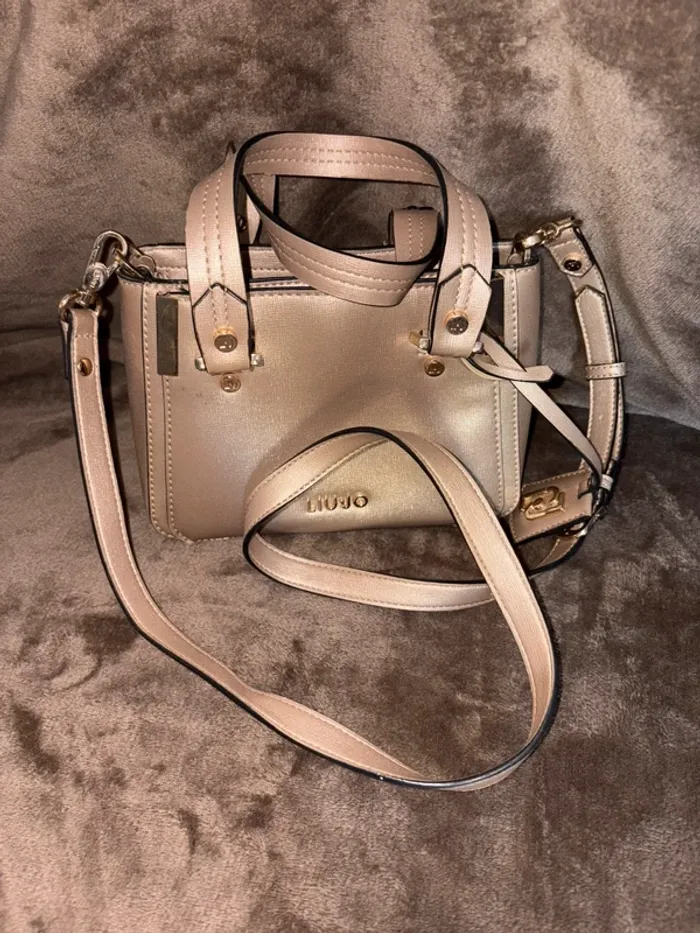Sac à main Liu jo Xs Stachel Couleur or en très bon état - photo numéro 5