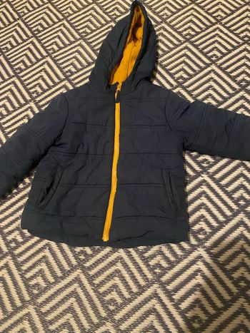 Doudoune bleu marine avec capuche