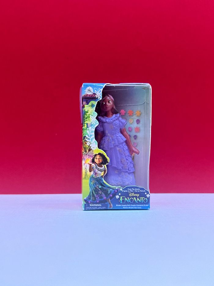 Mini Brands Disney Store série 3 - Poupée Isabela