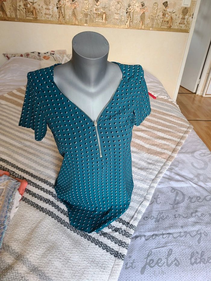 Joli top vert à motifs 36/38