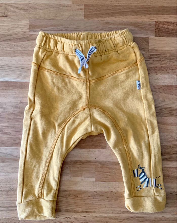 Lot de 2 pantalons/survêtements bébé 9 mois Kiabi - photo numéro 2