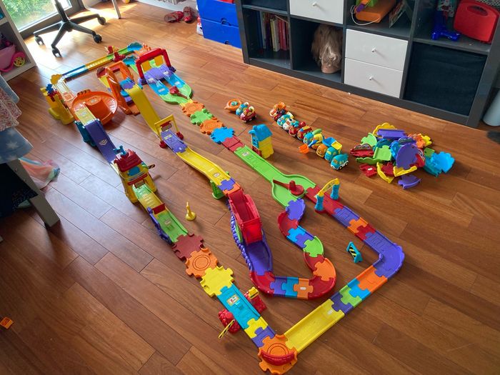 Circuit et autres jouets tut tut bolide V-Tech