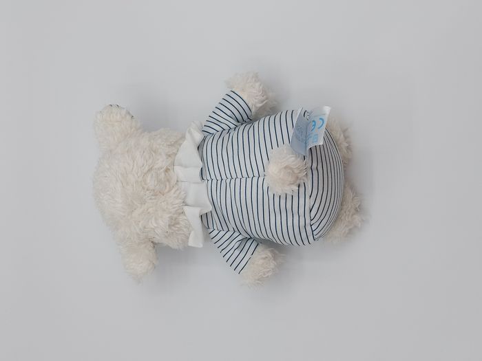 Peluche doudou mouton blanc PEDIATRIL Eau thermale Avène rayé bleu collerette - photo numéro 2