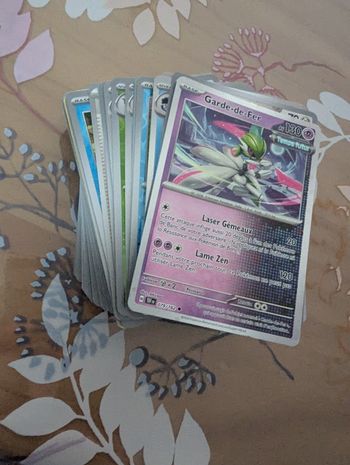 Lot de 100 cartes Pokémon "communes"