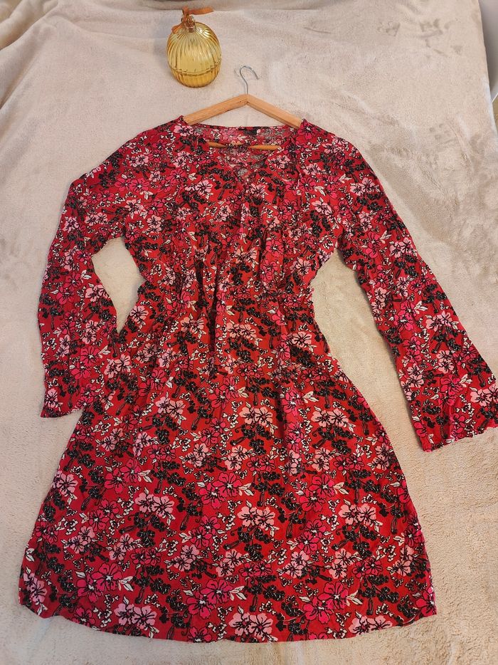 Très belle robe couleur plutôt rose fushia