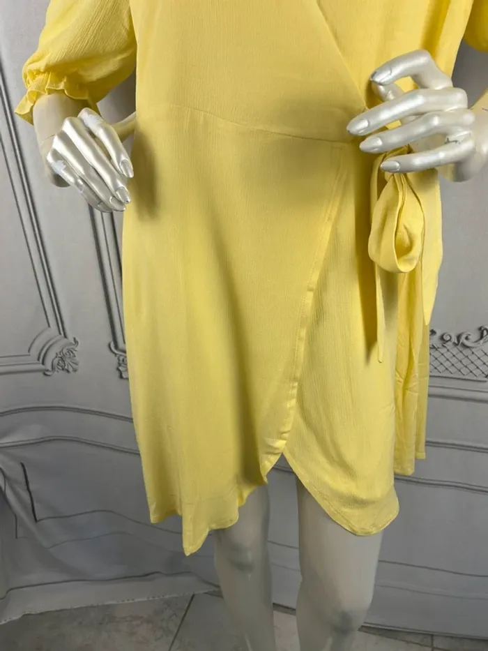 Robe courte Jaune SAAJ T3 / L neuve - photo numéro 3