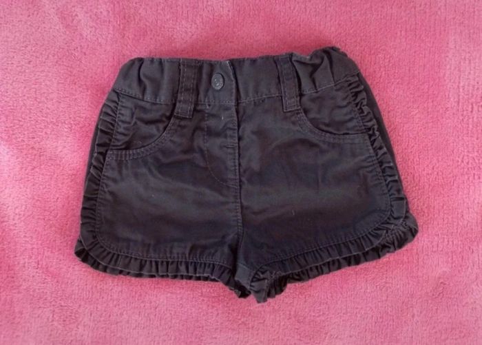 Short Kiabi taille 3 mois en très bon état