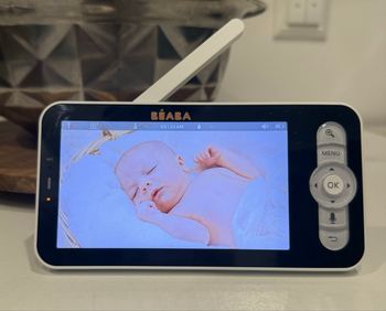 Moniteur parentale écran de babyphone Béaba Zen Premium V2. Modèle night blue. Vendu seul.
