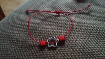 bracelet tout fin rouge