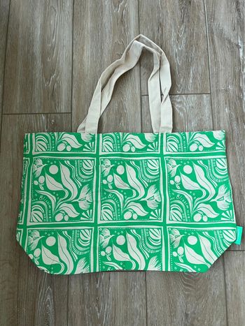 Tote bag