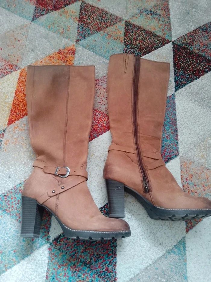 Jolies bottes tamaris en véritable cuir taille 38