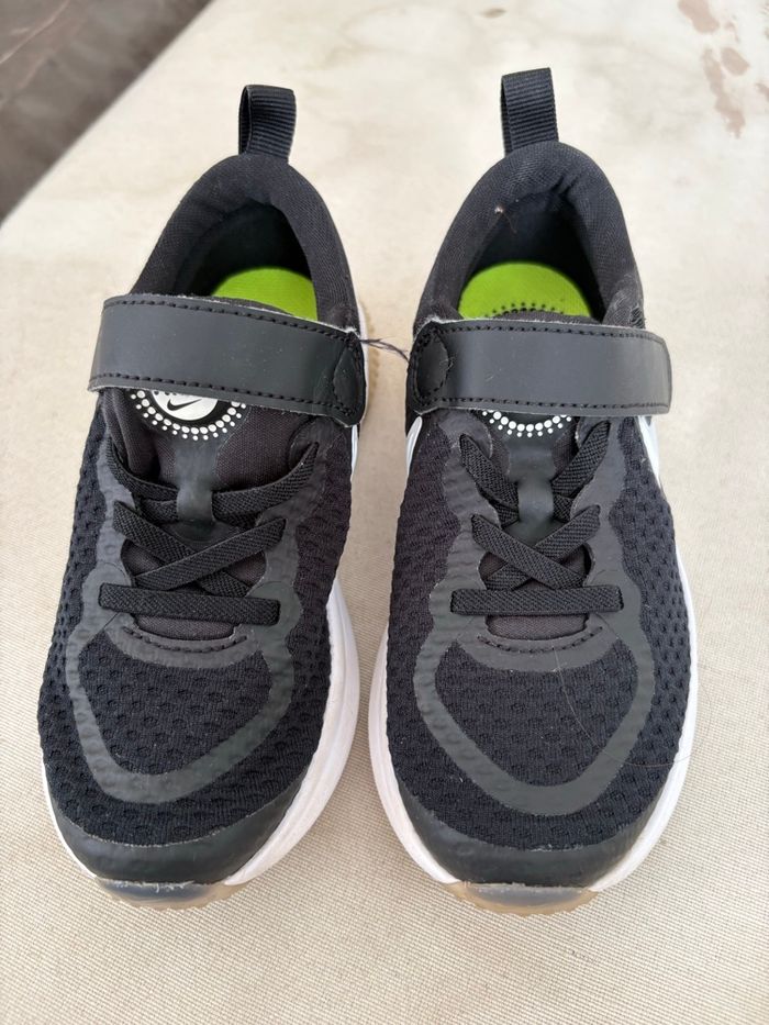 Running noir Nike T28 - photo numéro 2