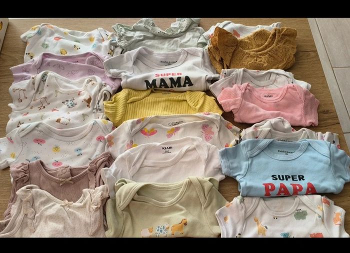 Lot bodies 3 mois