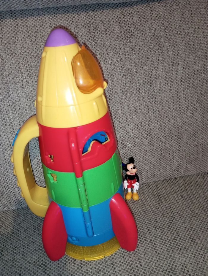 Mickey Fusée - photo numéro 3