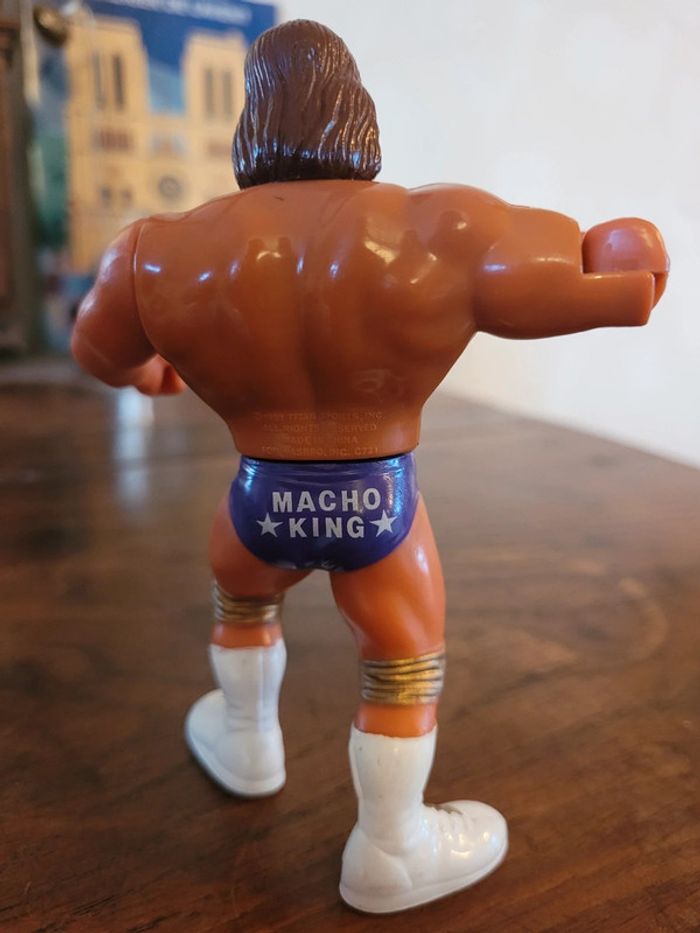 Vends figurine hasbro 1991 wwe titan sports macho king - photo numéro 2