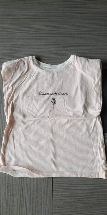 Tee-shirt avec épaulettes