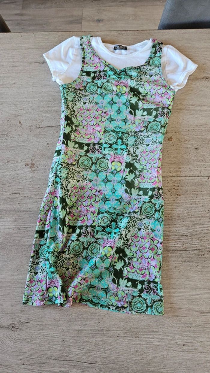 Robe moulante verte à motifs avec son t shirt blanc, sans manche, I'Kids Contemporary, 152/12 ans