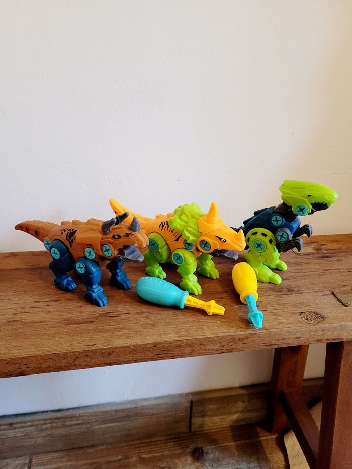 Lot de 3 dinosaures à construire