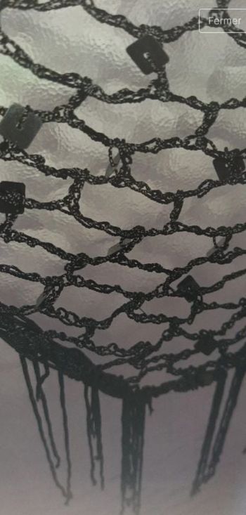 Etole noire triangulaire