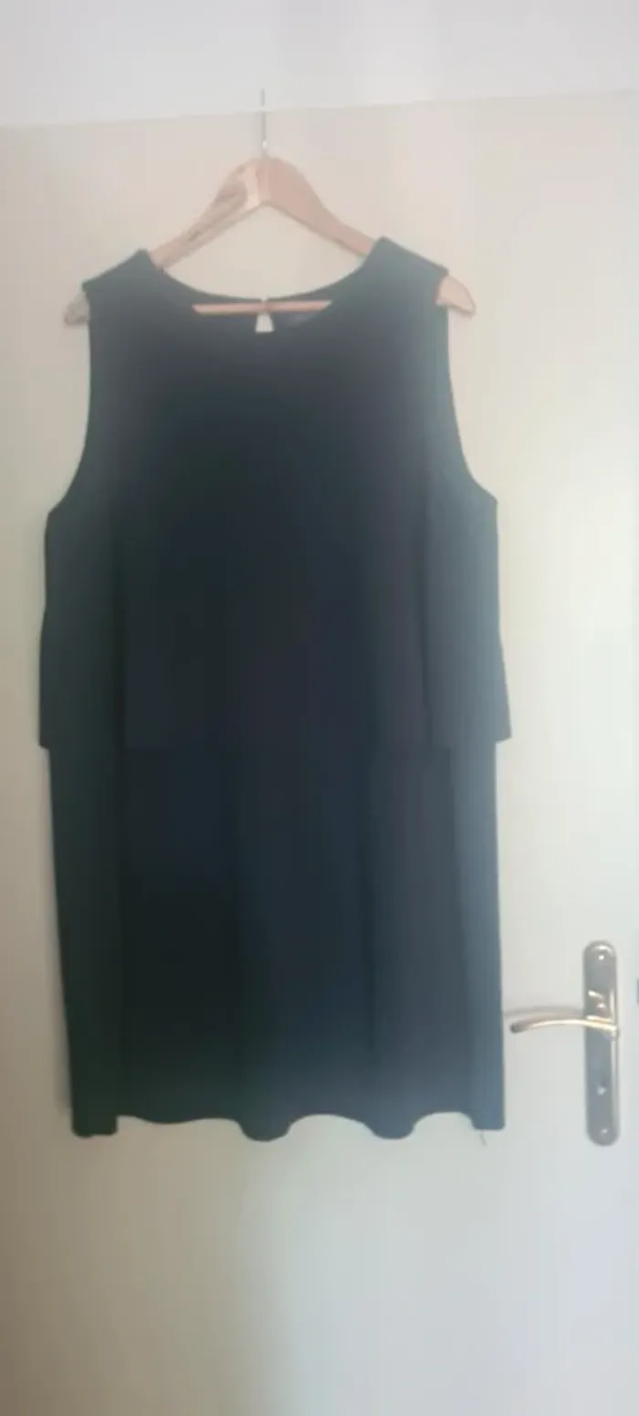 Robe bleu marine violeta by mango