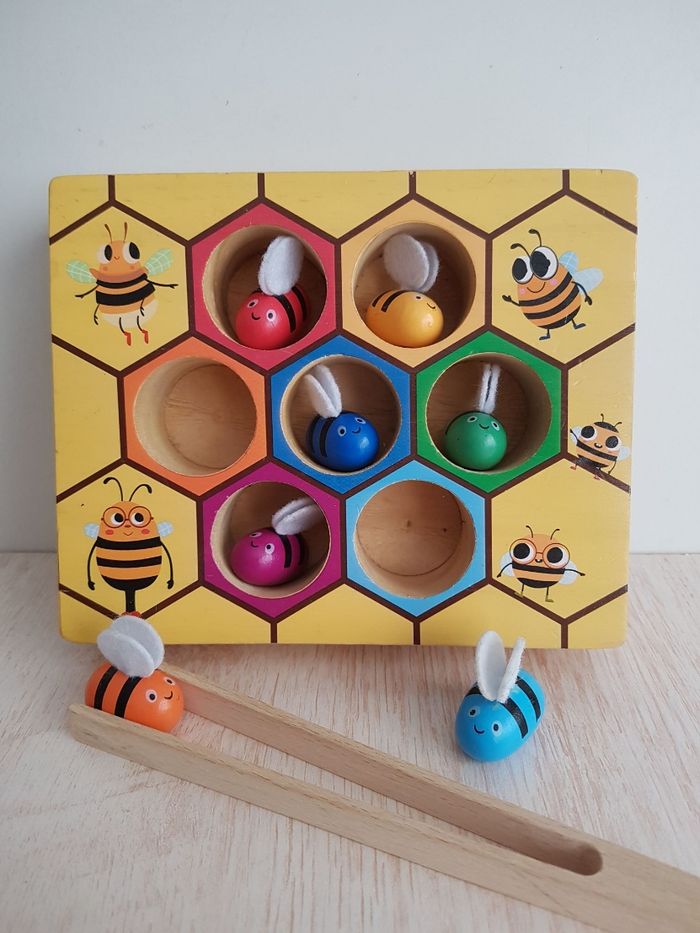 Jeu de tri en bois nid d'abeilles de couleurs - photo numéro 1