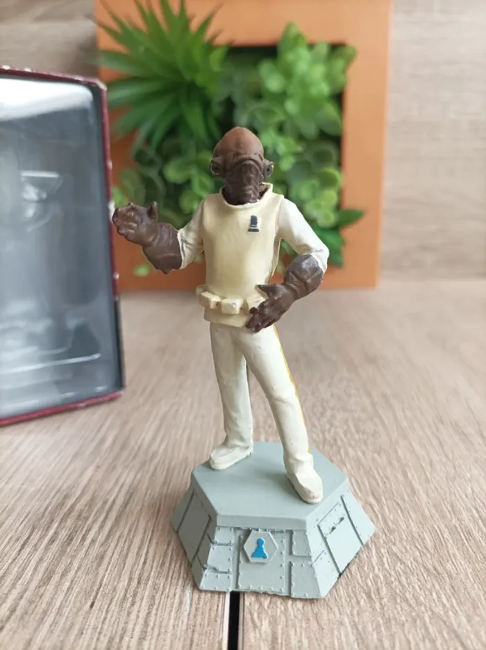 Figurine pièce d'échecs Star Wars Altaya admiral Amiral Ackbar - photo numéro 2