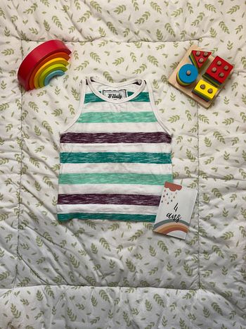 débardeur rayé vert et violet 4 ans