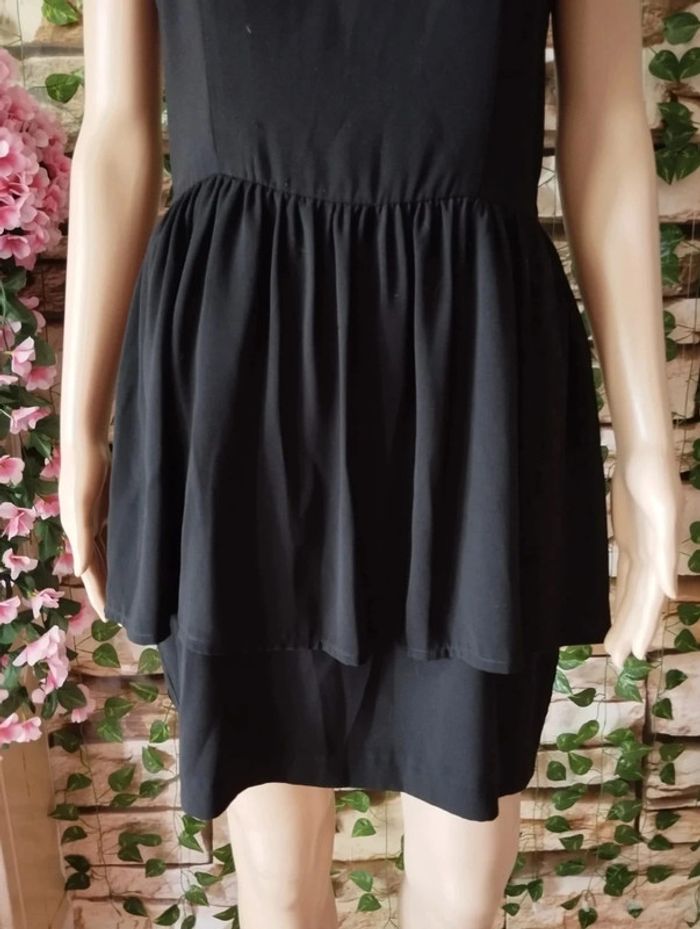 🌸Robe noire 🌸H&M🌸Taille 40🌸 - photo numéro 3