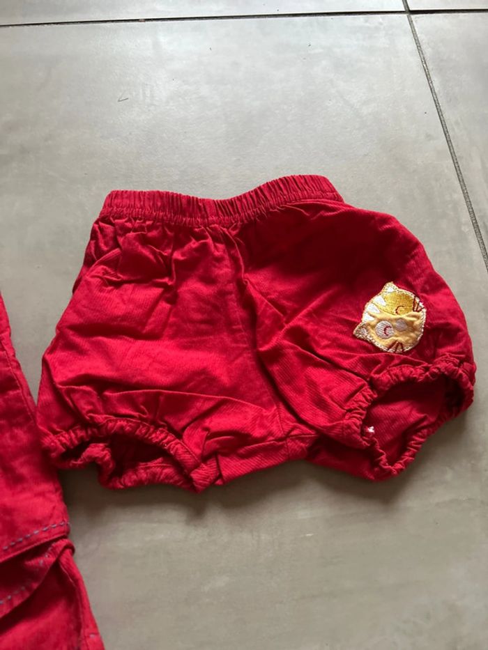 Robe rouge avec boomer - photo numéro 3