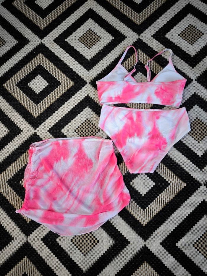 Maillot de bain 10ans 3 pièce neuf - photo numéro 2