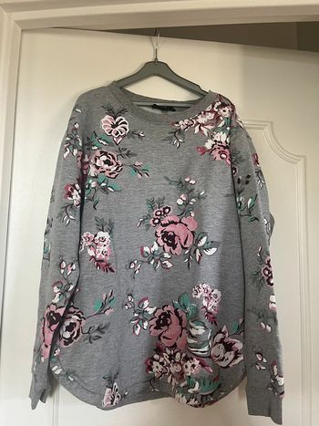 Pull à fleurs