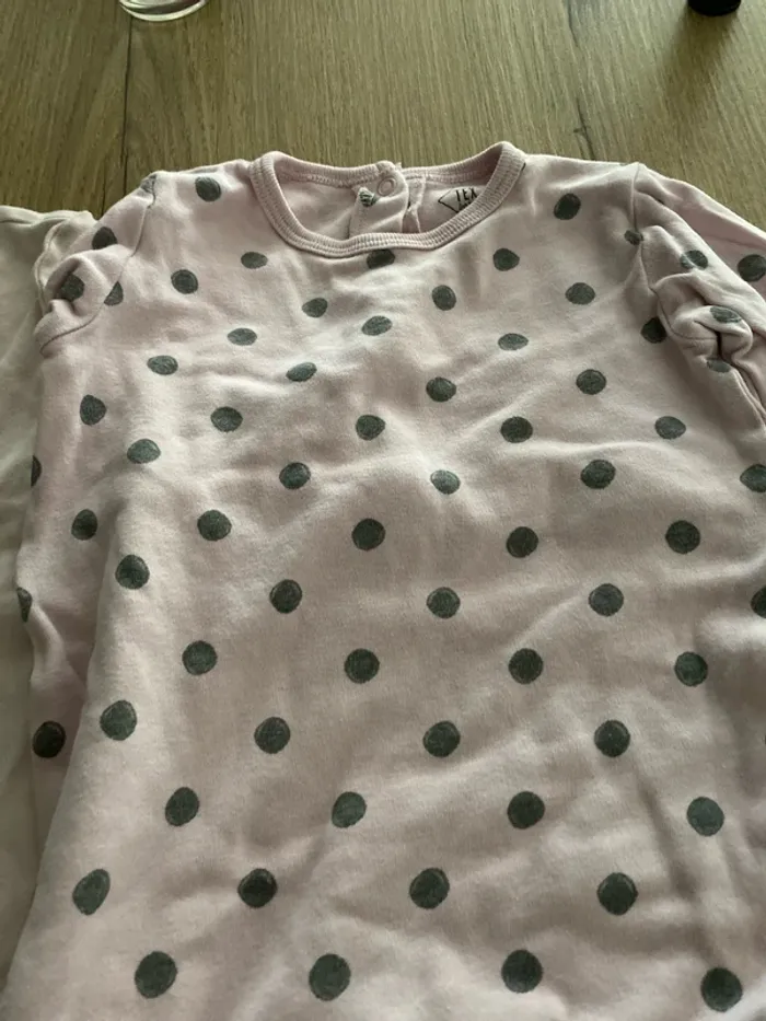 Lot pyjamas 6 mois - photo numéro 4