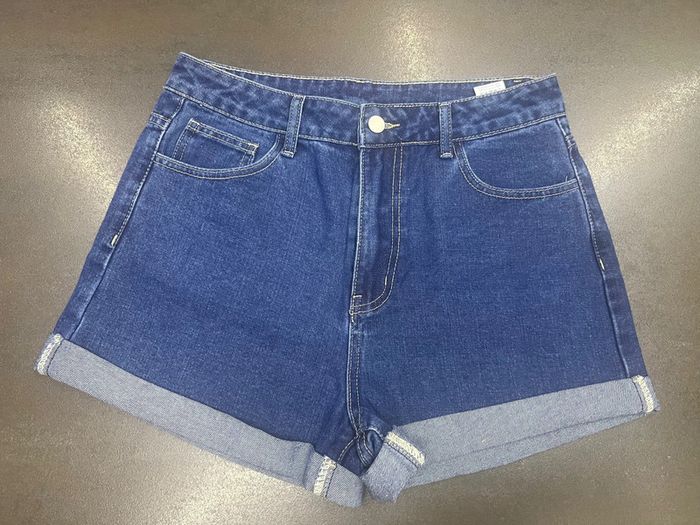 Short en jean bleu