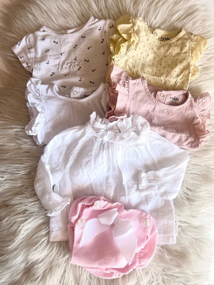 Fille 👧🏻 Lot fille 1 mois été - 3 debardeurs/1 tshirt/1 bloomer + lot de pantalon a donner