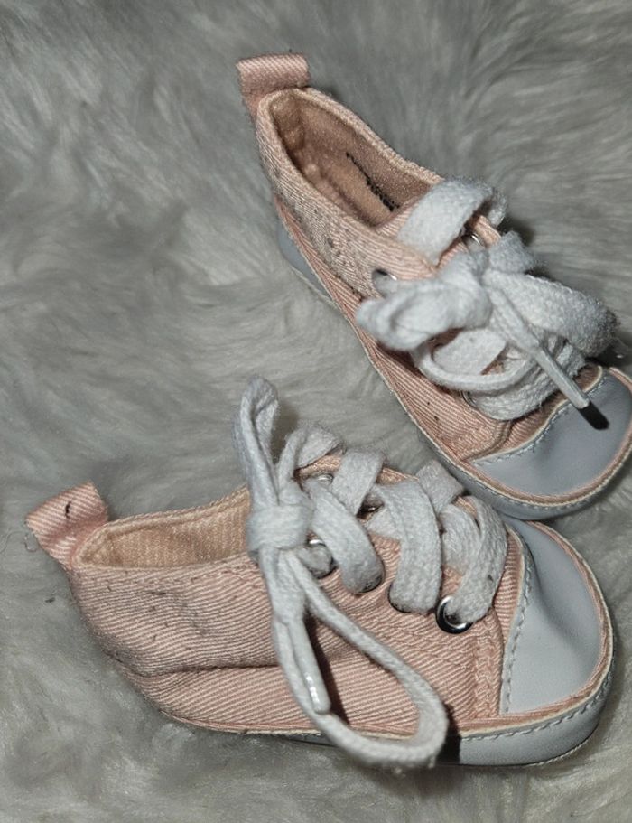 Chaussures bébé Kiabi 0–3 mois – style baskets roses
