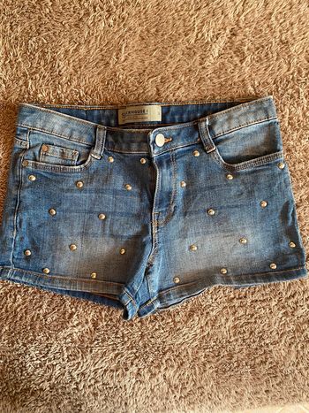 Short en jean clouté