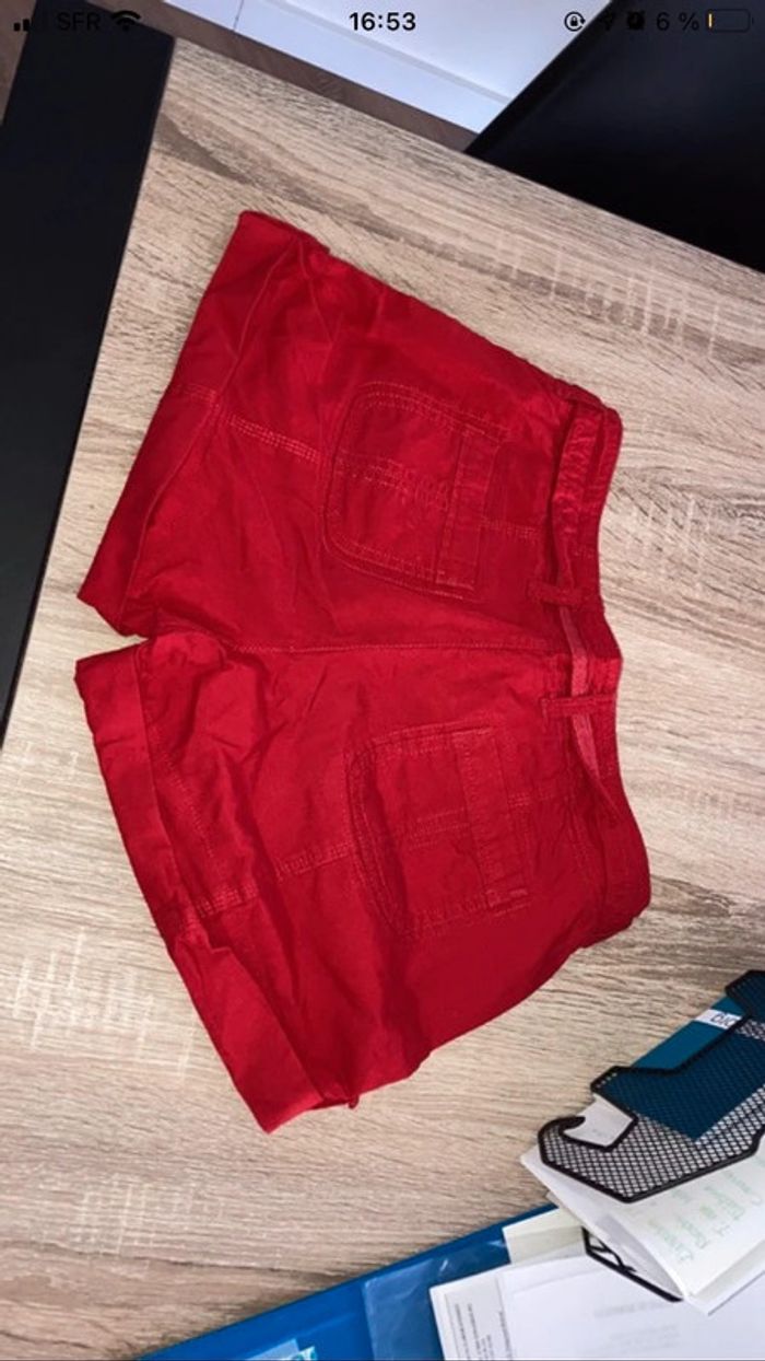 Short rouge - photo numéro 4