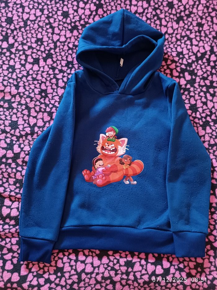 Pull dessin animé RED