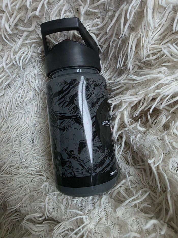 Gourde disney marvel hotel art of marvel disneyland paris - photo numéro 4