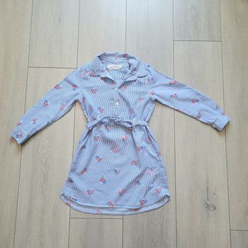 Robe bleu à rayures blanche et fleurs. Fille 6 ans. Marque H&M
