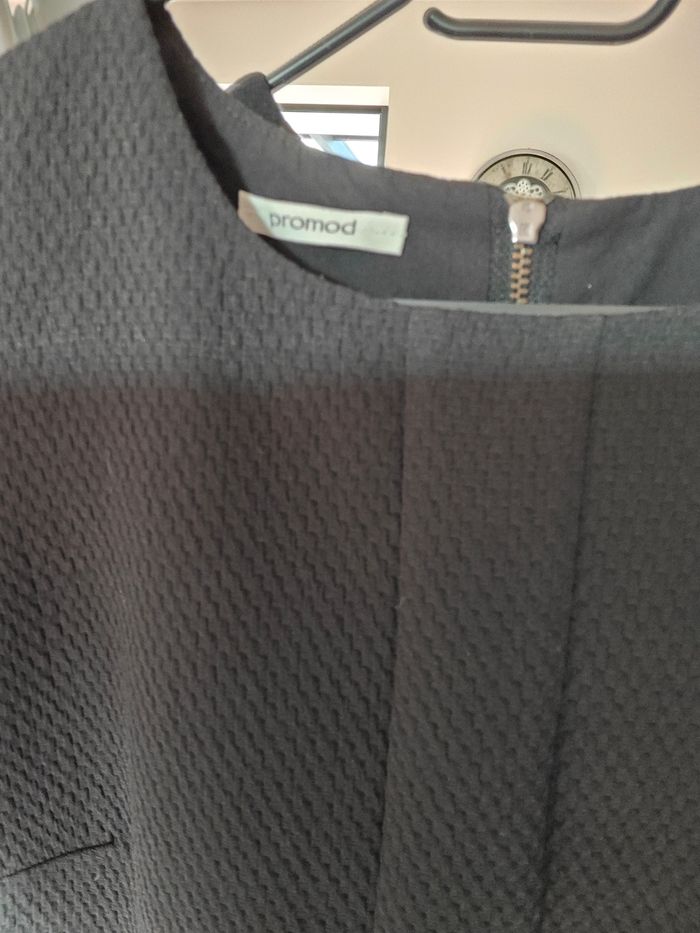 Petite robe noire - photo numéro 3