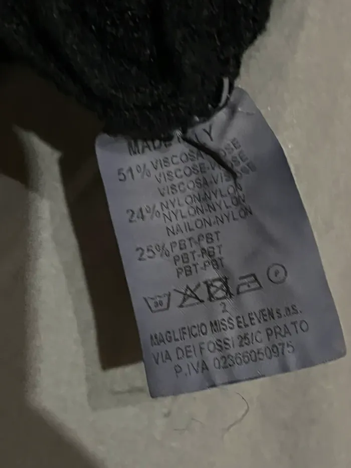 Long gilet ou robe noir - photo numéro 4