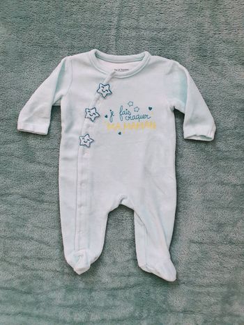 Tres beau pyjama 1 mois