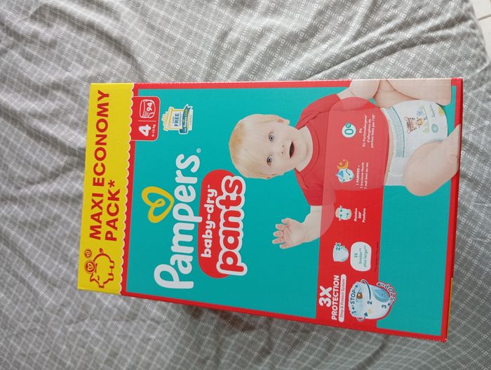 Pampers taille 4 pants neuf jamais ouvert