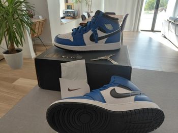 Baskets Nike Jordan neuves 38