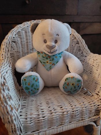 Peluche ours blanc et bandana Musti de Mustela