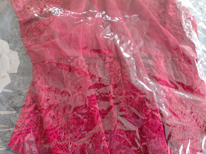 body dentelle rouge - L/XL - neuf - hana - photo numéro 2