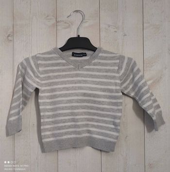 Pull rayé gris et blanc in extenso taille 12 mois