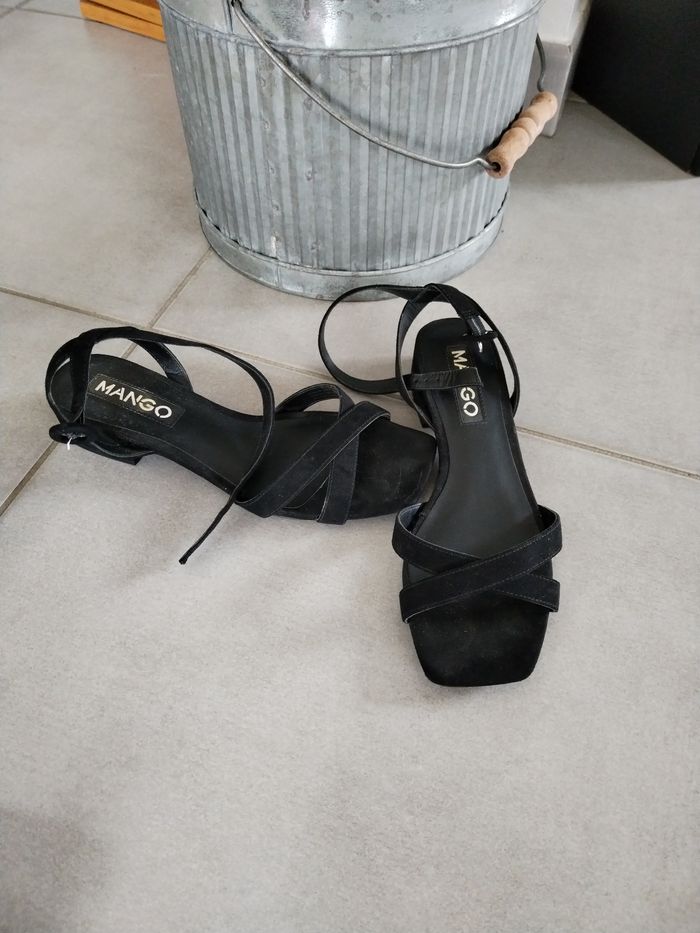 Sandales noires 37 Mango
